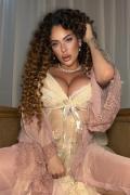 Sophie Fox Dubai Escorts 18